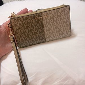 Brand new Michael Kors Wallet